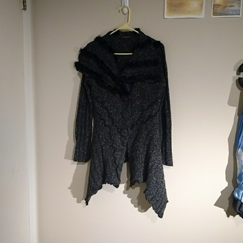 L Black cardi with faux fur accent and big buttons